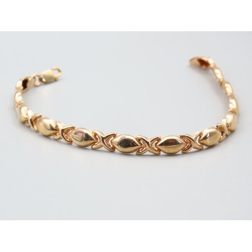 252 - 9 Carat Yellow Gold Ladies Bracelet 19cm Long Articulated Form