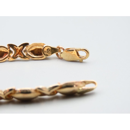 252 - 9 Carat Yellow Gold Ladies Bracelet 19cm Long Articulated Form