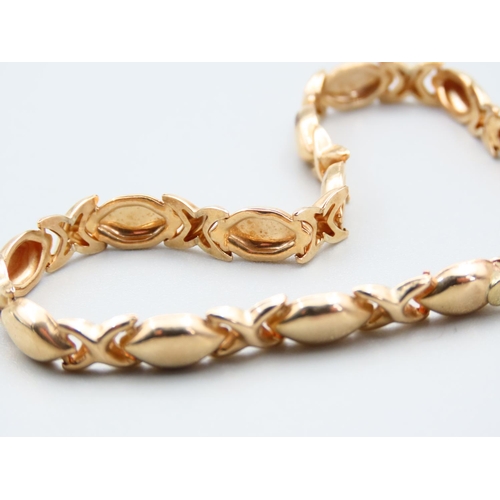 252 - 9 Carat Yellow Gold Ladies Bracelet 19cm Long Articulated Form