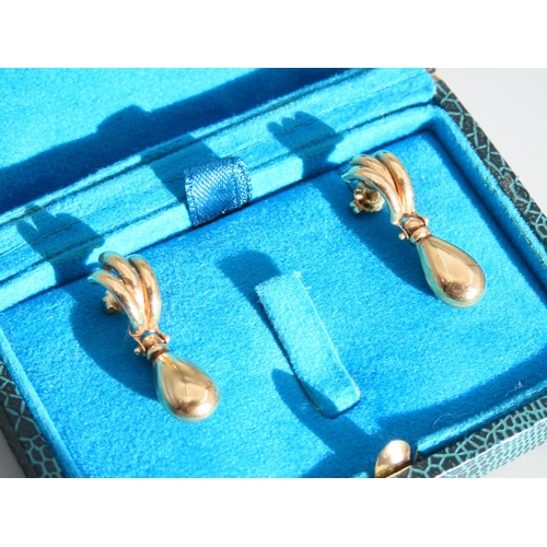 282 - Pair of 9 Carat Yellow Gold Ladies Earrings Each 3cm Drop