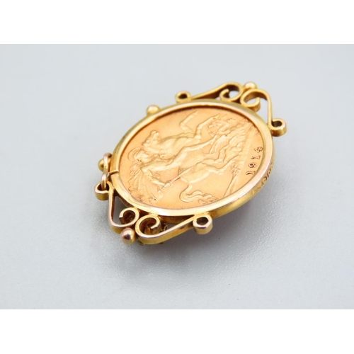 386 - Gold Brooch Half Sovereign Dated 1914 Contained within 9 Carat Yellow Gold  Setting