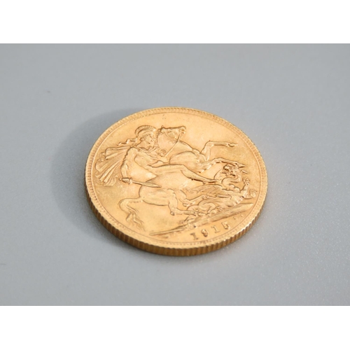 390 - Full Gold Sovereign Dated 1915