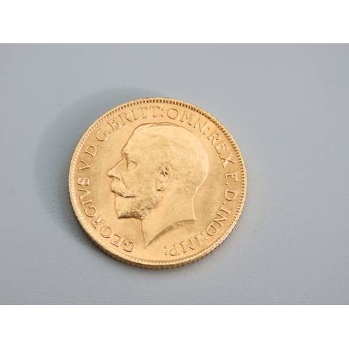 390 - Full Gold Sovereign Dated 1915