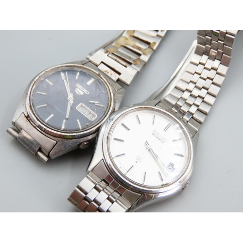 450 - Two Seiko Gentleman's Wristwatches Articulated Bracelet Both with Date Aperture Silver Batton Decora... 