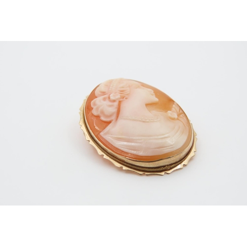 1081 - 9 Carat Yellow Gold Mounted Ladies Cameo Brooch Oval Form Lady Side Profile 4cm High