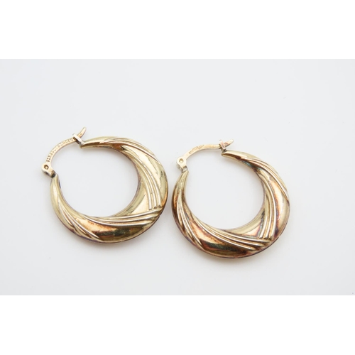 1093 - Pair of 9 Carat Yellow Gold Ladies Hoop Earrings Incised Detailing Each Approximately 2cm Diameter