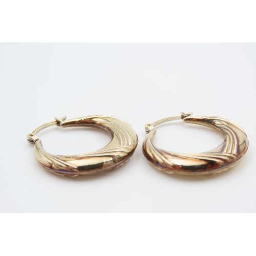 1093 - Pair of 9 Carat Yellow Gold Ladies Hoop Earrings Incised Detailing Each Approximately 2cm Diameter