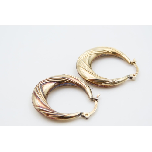 1093 - Pair of 9 Carat Yellow Gold Ladies Hoop Earrings Incised Detailing Each Approximately 2cm Diameter