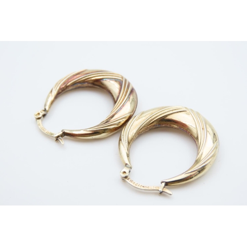 1093 - Pair of 9 Carat Yellow Gold Ladies Hoop Earrings Incised Detailing Each Approximately 2cm Diameter