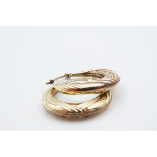 1093 - Pair of 9 Carat Yellow Gold Ladies Hoop Earrings Incised Detailing Each Approximately 2cm Diameter