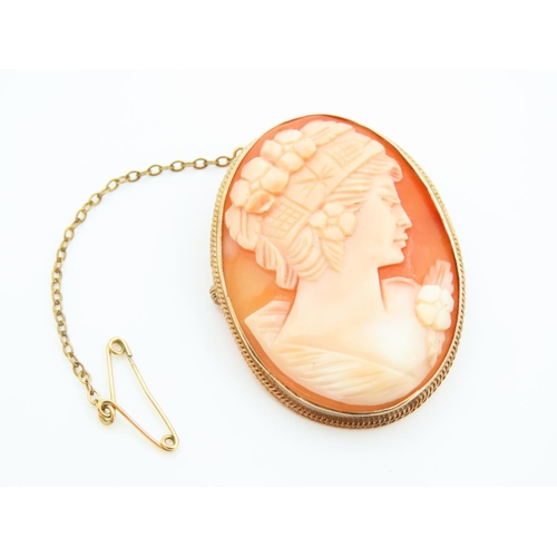 1146 - 9 Carat Yellow Gold Mounted Cameo Brooch 4.5cm High