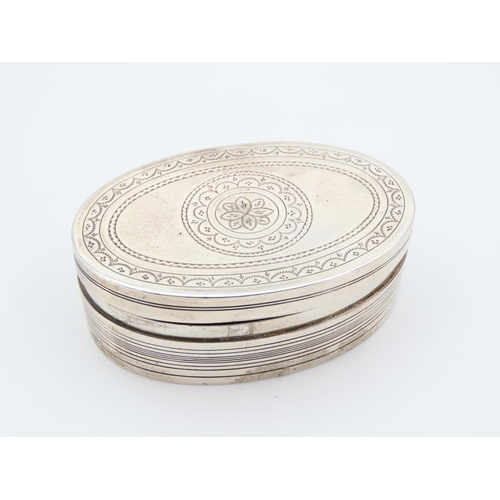 1164 - Silver Snuff Box Gilded Interior Hinged Cover Engraved Detailing to Top 7cm Wide x 4cm Deep Lid Clos... 