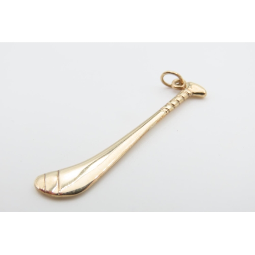 1272 - 9 Carat Yellow Gold Hurley Motif Pendant 4cm High