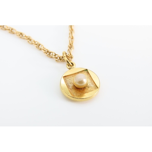 1299 - 9 Carat Yellow Gold Pendant Necklace Pearl Decorated Pendant 1cm Diameter 9 Carat Yellow Gold Chain ... 