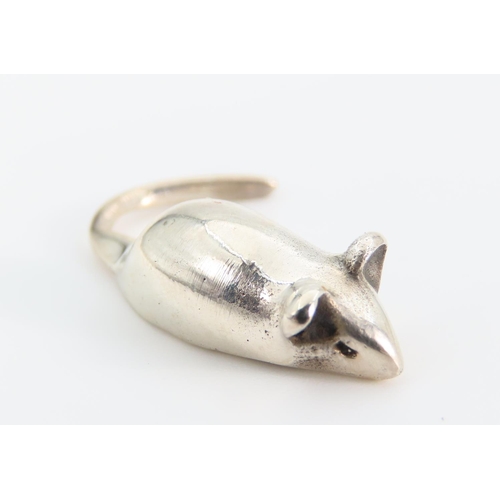 1302 - Silver Novelty Mouse Figure 3cm Wide