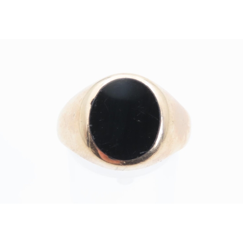 1372 - Black Onyx Panel Set 9 Carat Yellow Gold Ring Size P