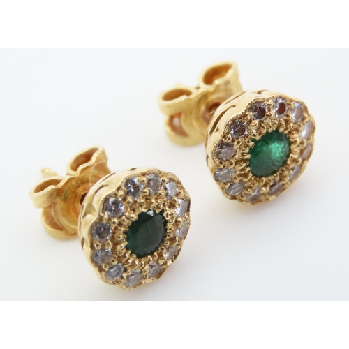 1422 - Pair of Emerald and Diamond 18 Carat Yellow Gold Mounted Ladies Cluster Form Earrings Each 1cm Diame... 