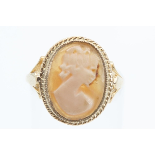 1452 - 9 Carat Yellow Gold Ladies Cameo Ring with Incised Detailing Size O