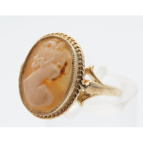 1452 - 9 Carat Yellow Gold Ladies Cameo Ring with Incised Detailing Size O