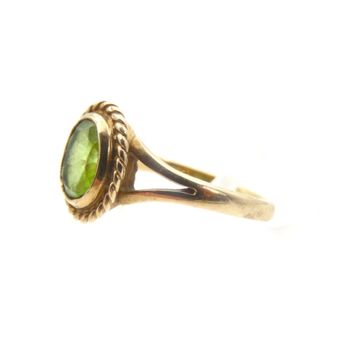 1477 - Peridot Center Stone Ring 9 Carat Yellow Gold Band Rub Over Setting Ring Size I