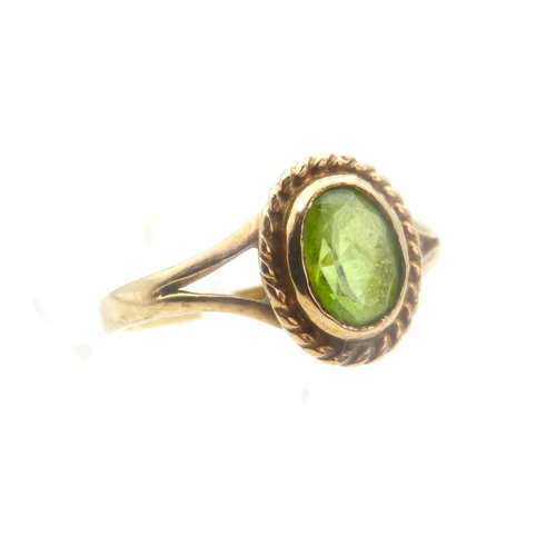 1477 - Peridot Center Stone Ring 9 Carat Yellow Gold Band Rub Over Setting Ring Size I