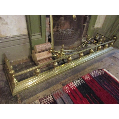 181 - Victorian Cast Brass Rail form Vendor 4ft 6 Inches Wide Attractively Detailed