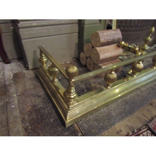 181 - Victorian Cast Brass Rail form Vendor 4ft 6 Inches Wide Attractively Detailed