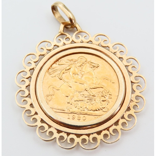 362 - Full Sovereign Dated 1980 Contained within 9 Carat Gold Mounted Pendant Fitting Total  12 Grams Tota... 