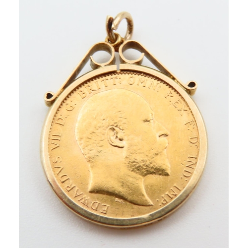 363 - Full Sovereign Dated 1909 Contained within 9 Carat Gold Mounted Pendant Fitting Total Weight 9.5 Gra... 