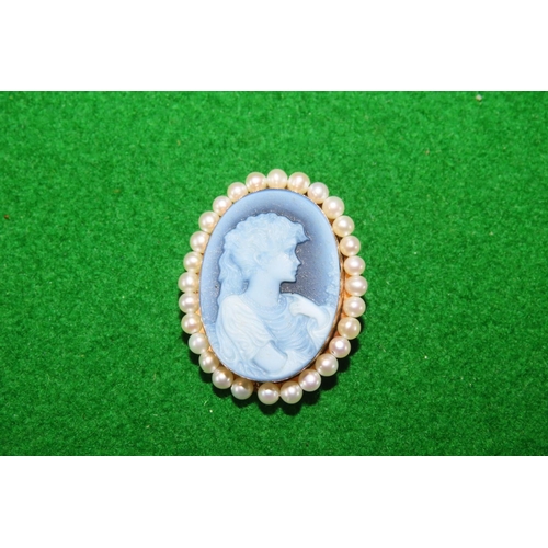 1078 - 14 Carat Yellow Gold Mounted Cameo Seed Pearl Set Outer Decoration 3cm High