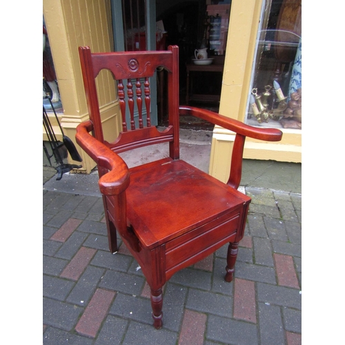 1573 - Antique Mahogany Commode Carver with Lift Up Seat and Porcelain Po Contained Within Turned Supports ... 