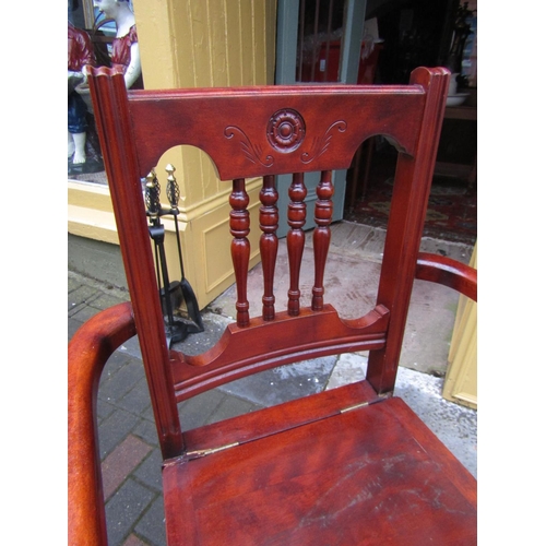 1573 - Antique Mahogany Commode Carver with Lift Up Seat and Porcelain Po Contained Within Turned Supports ... 