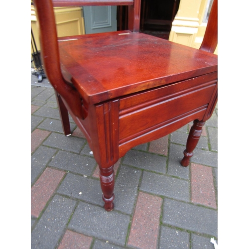 1573 - Antique Mahogany Commode Carver with Lift Up Seat and Porcelain Po Contained Within Turned Supports ... 