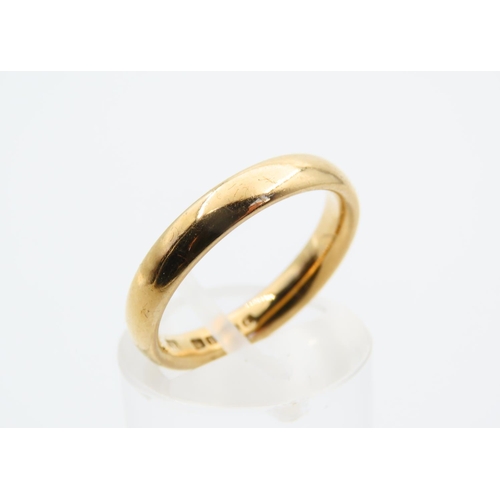 178 - 18 Carat Yellow Gold Band Ring Size M 4.7 Gram Weight