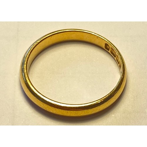 148 - 22 Carat Yellow Gold Band Ring Size M Weight 3.5 Grams