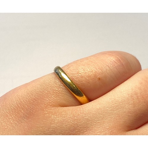 148 - 22 Carat Yellow Gold Band Ring Size M Weight 3.5 Grams