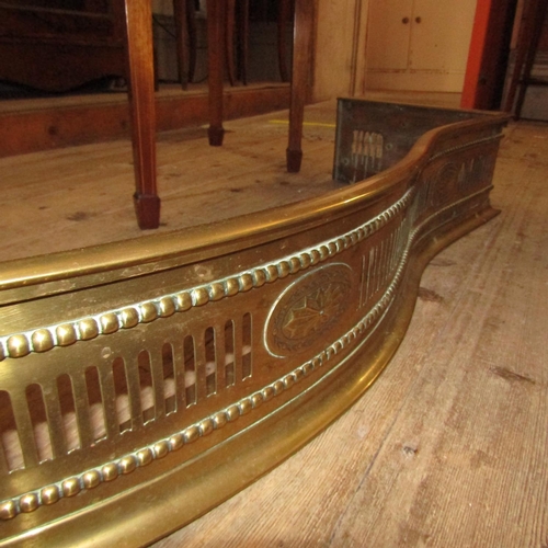 612 - Regency Cast Brass Fender Serpentine Front Open Fret Form Approximately 4ft 6 Inches Wide