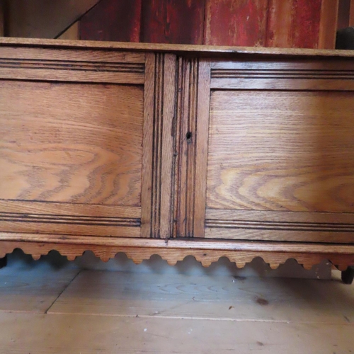 651 - Edwardian Elm Twin Door Hanging Wall Cabinet Approximately 22 Inches Wide x 20 Inches High