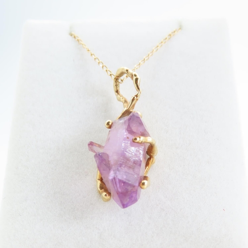 104 - 18 Carat Yellow Gold Mounted Amethyst Pendant Naturalistic Form 3.5cm Drop Mounted on 9 Carat Yellow... 