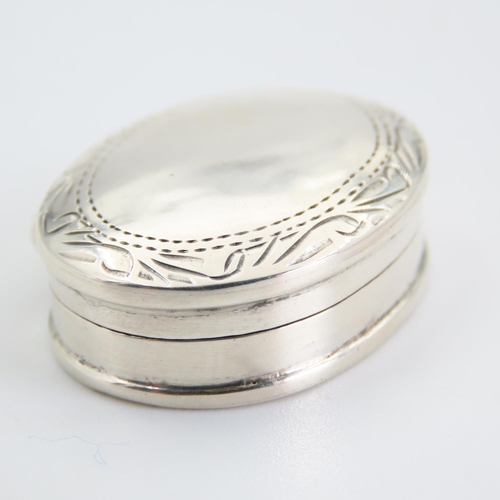 109 - Silver Oval Form Pill Box Hinge Cover 3.5cm Wide x 2.5cm Deep x 1cm High