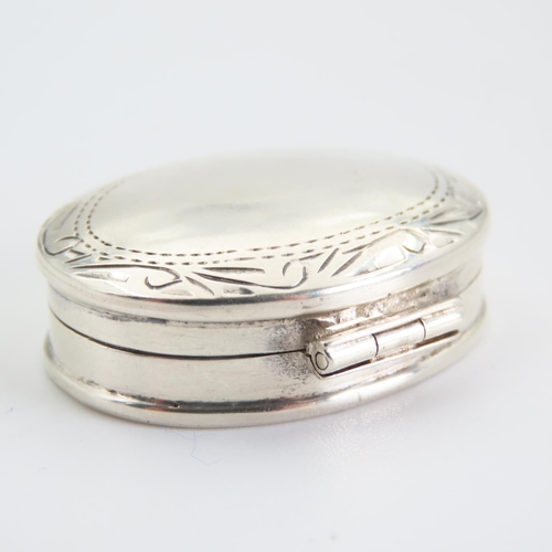 109 - Silver Oval Form Pill Box Hinge Cover 3.5cm Wide x 2.5cm Deep x 1cm High