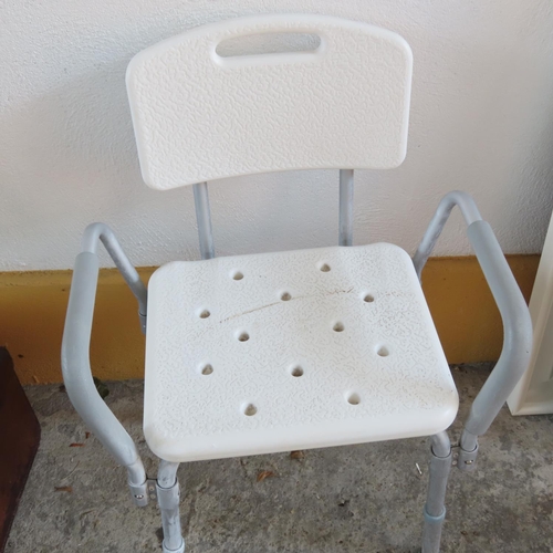 900 - Shower Seat