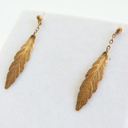 121 - Pair of 9 Carat Yellow Gold Leaf Motif Ladies Earrings Each 4cm Drop