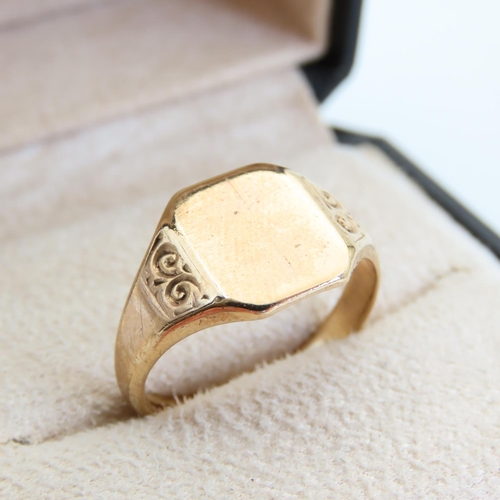 73 - 9 Carat Yellow Gold Signet Ring Size S