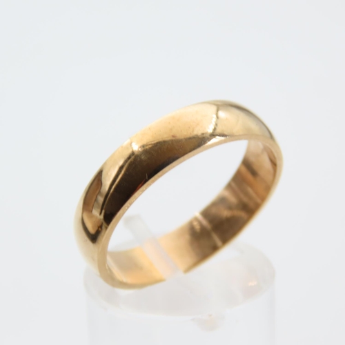 75 - Gents 9 Carat Yellow Gold Band Ring Size U