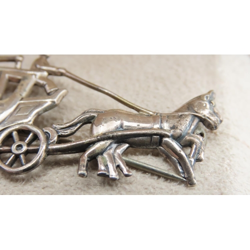 81 - Silver Coach and Horses Motif Brooch 5cm Wide