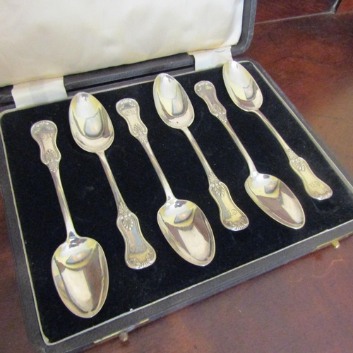 Set of Six Teaspoons Generous Form Attractively Detailed Contained within Original Presentation Case