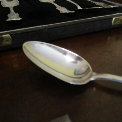 544 - Set of Six Teaspoons Generous Form Attractively Detailed Contained within Original Presentation Case