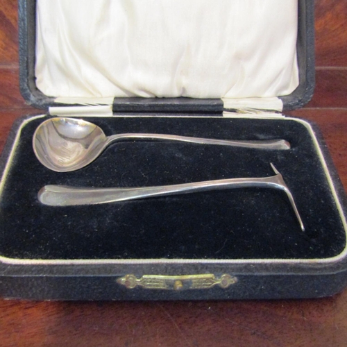 553 - Silver Babies Push and Spoon Contained within Original Presentation Case