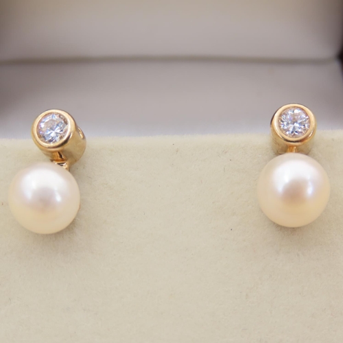 127 - Pearl Set 9 Carat Yellow Gold Earrings Each 1cm High